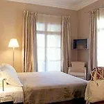 Pozzo Di Borgo Hotel