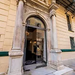 Pozzo Di Borgo Hotel