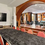 Pozzo Di Borgo Hotel