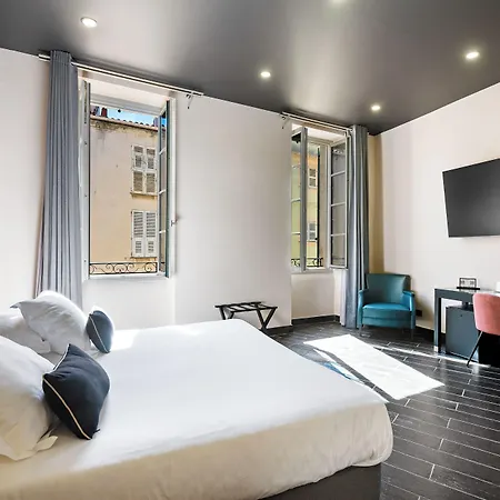 Pozzo Di Borgo 4*