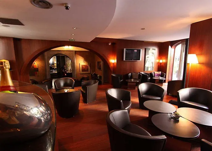 Pozzo Di Borgo Hotell