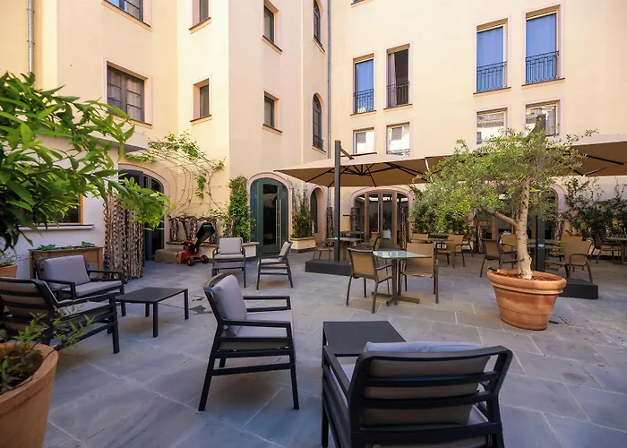 Hotell Pozzo Di Borgo 4*