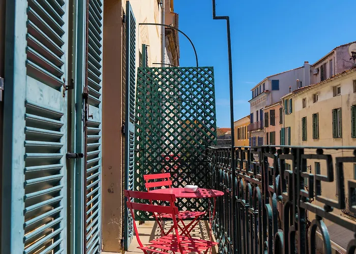 Pozzo Di Borgo Hotell