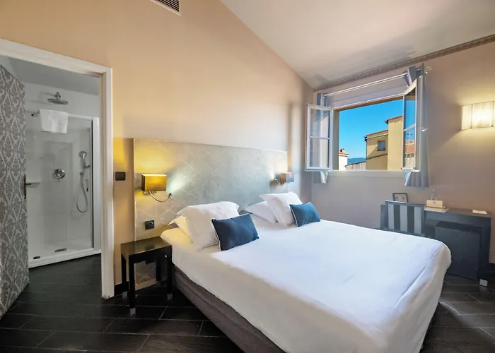 Pozzo Di Borgo Hotell