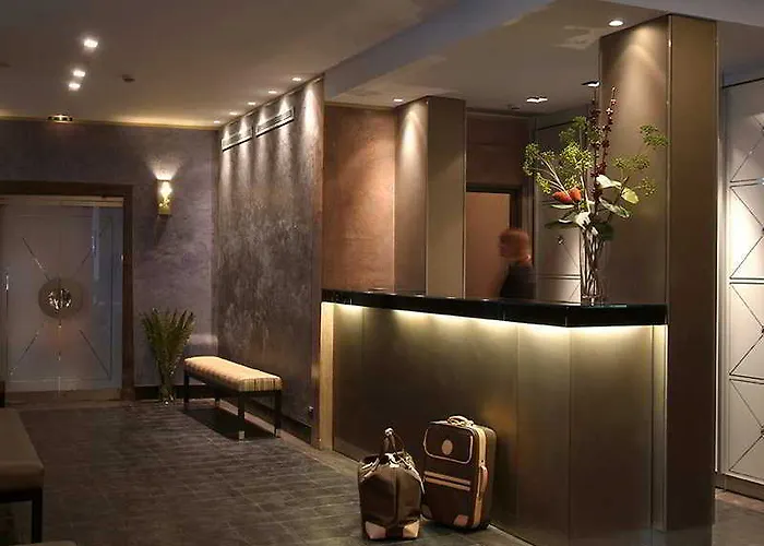 Hotell Pozzo Di Borgo 4*