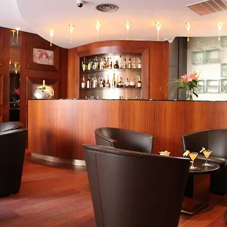 Pozzo Di Borgo Отель Аяччо