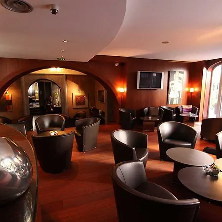 Pozzo Di Borgo Отель