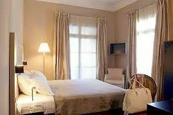 Pozzo Di Borgo Hotel