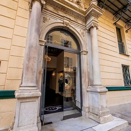 Pozzo Di Borgo 호텔
