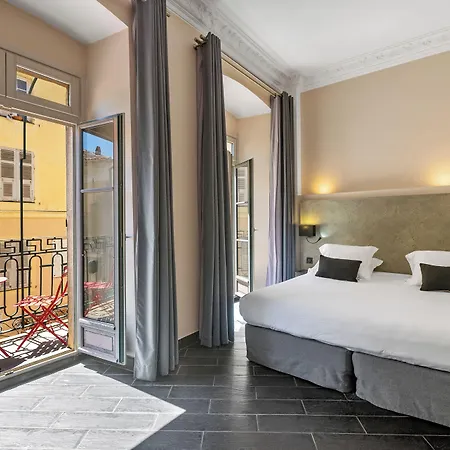 Pozzo Di Borgo فندق