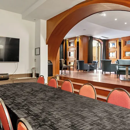 Pozzo Di Borgo فندق