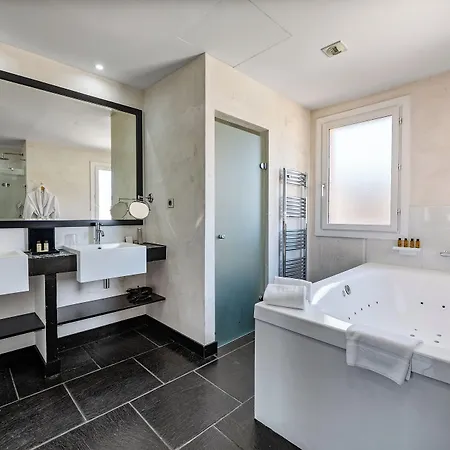 فندق Pozzo Di Borgo 4*