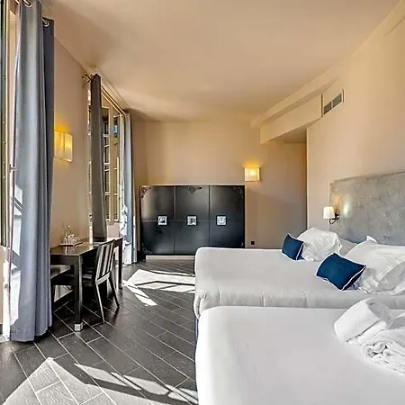 Pozzo Di Borgo Hotel