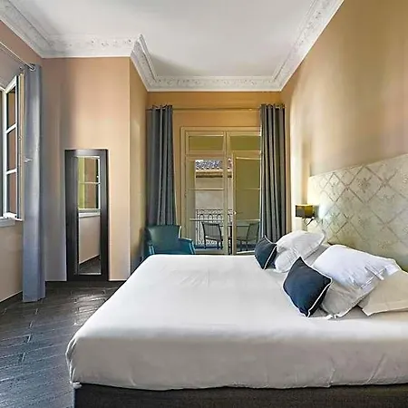 Pozzo Di Borgo Hotel