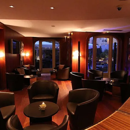 Pozzo Di Borgo Отель