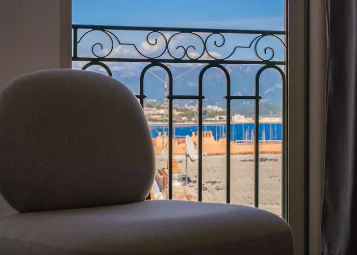 Pozzo Di Borgo Hotel