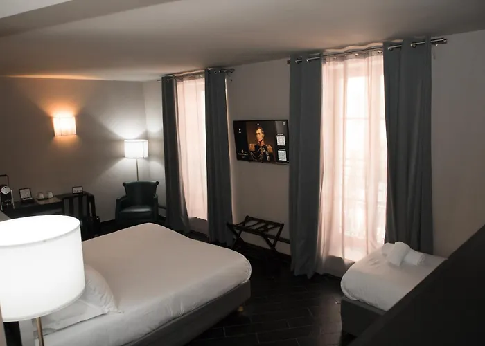 Pozzo Di Borgo Hotel