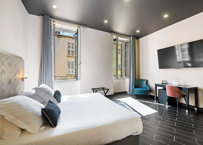 Pozzo Di Borgo 4*
